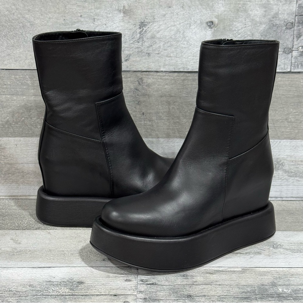 PALOMA BERCELÓ Leather Ankle Boots - Black - Sz - 6.5 .US / 37 .EU